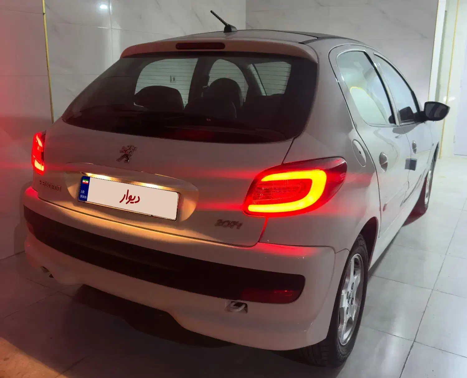 ۲۰۷ سقف پانا|خودرو سواری و وانت|تبریز, |دیوار