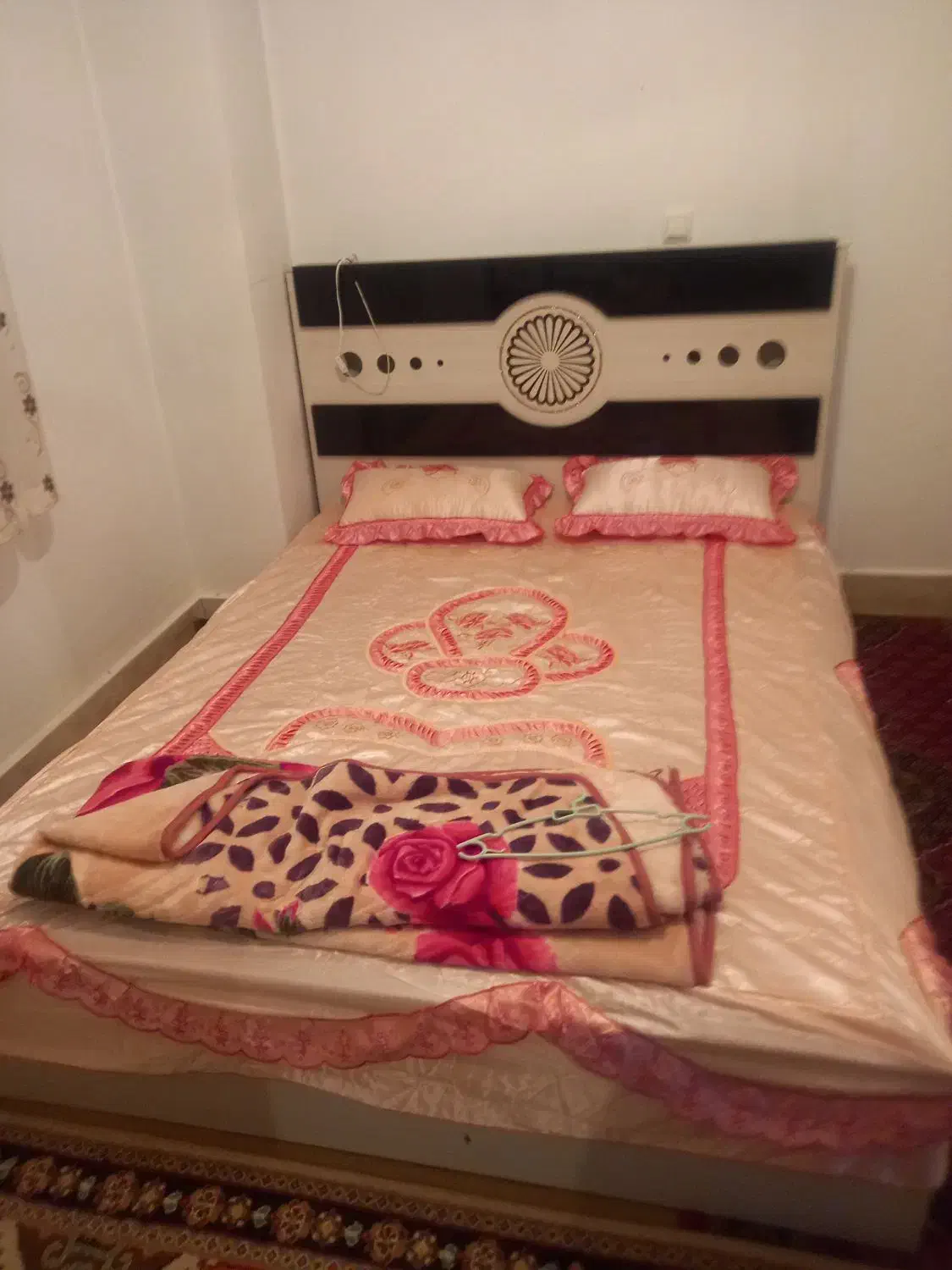 درحدنو|تشک تختخواب|قروه, |دیوار