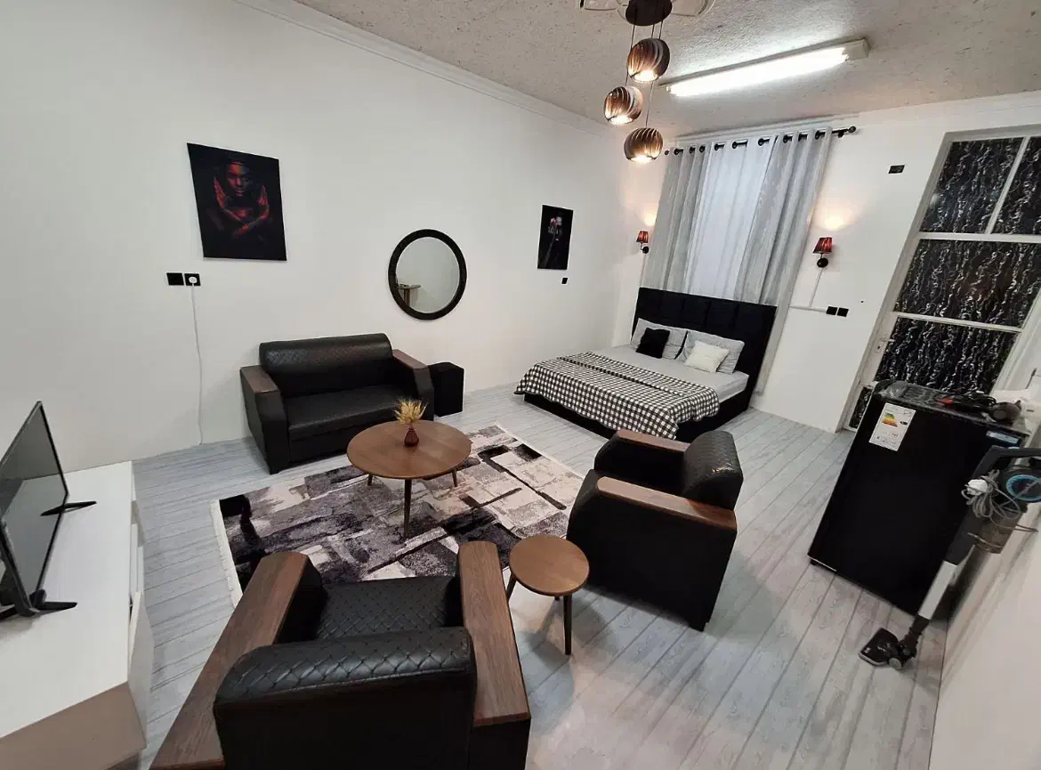 کد ۱۱۵|اجارهٔ کوتاه‌مدت آپارتمان و سوئیت|یزد, |دیوار