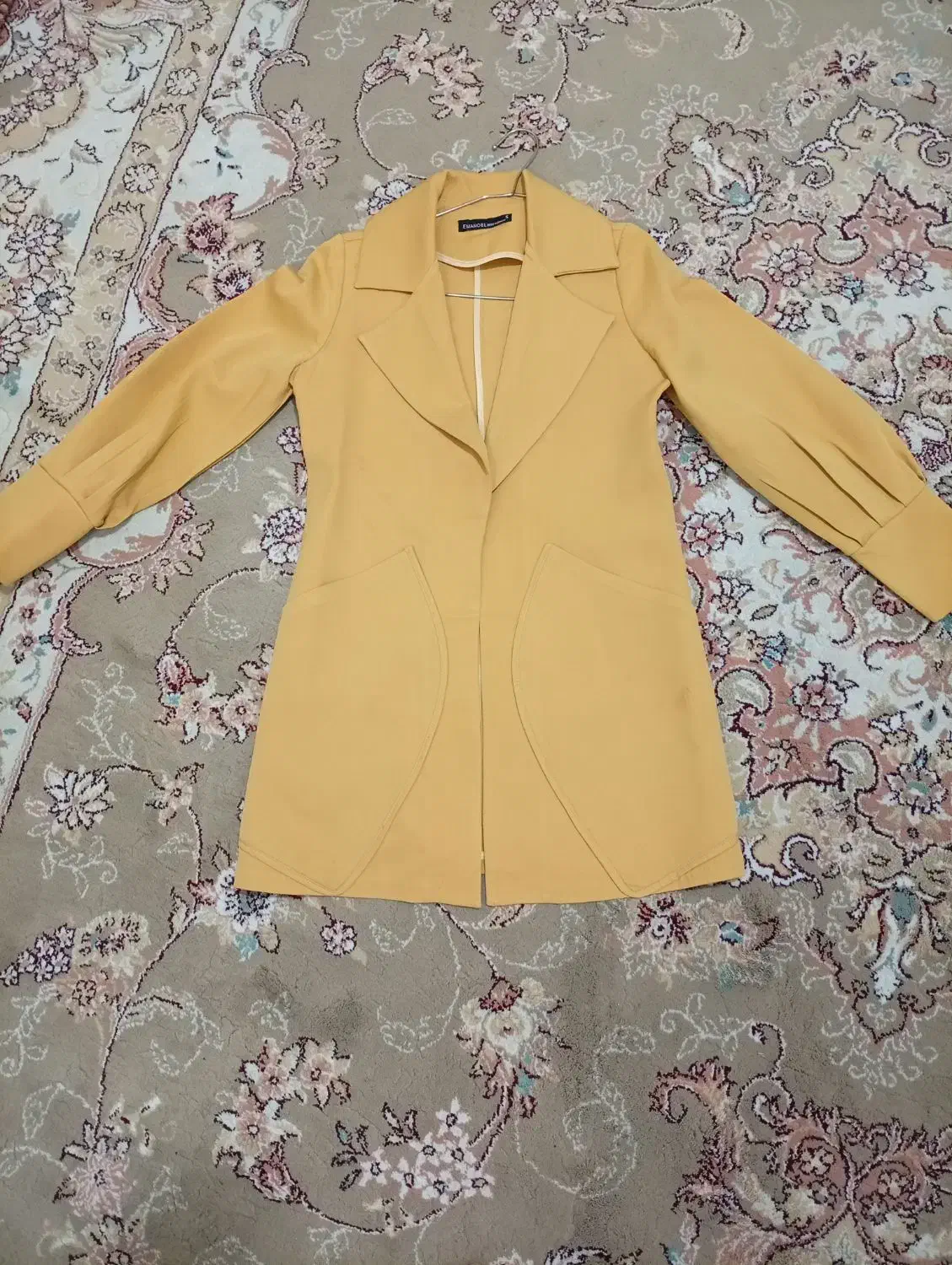 مانتو|لباس|تویسرکان, |دیوار