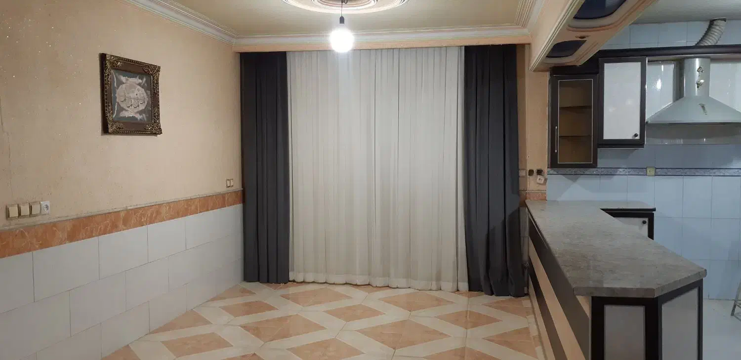 دو طبقه دربست همکف و بالا|اجارهٔ خانه و ویلا|قم, دروازه چوبی|دیوار