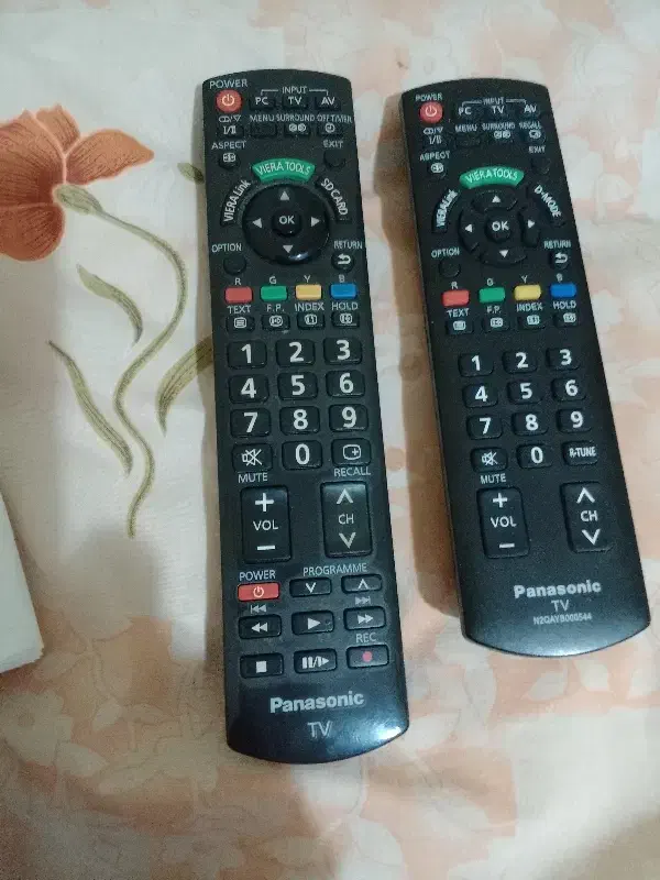 دوعدد کنترول تلوزیون پاناسونیگ بفروش میرسد|تلویزیون و پروژکتور|صدرا-فارس, فاز ۱|دیوار