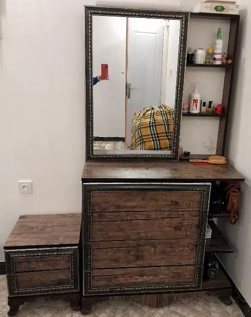 میز ارایش و دوتا پاتختی|تخت و سرویس خواب|سنگر, |دیوار