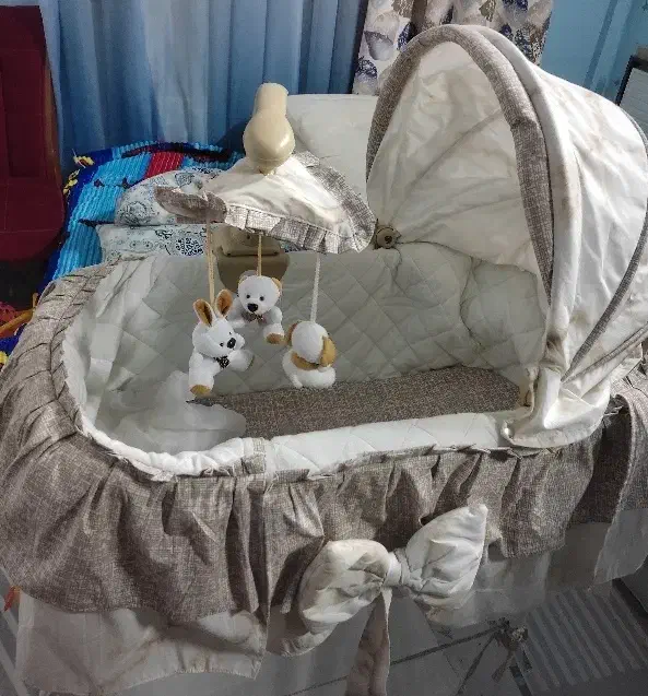 گهواره و تخت کنار مادر|تخت و صندلی بچه|قزوین, |دیوار