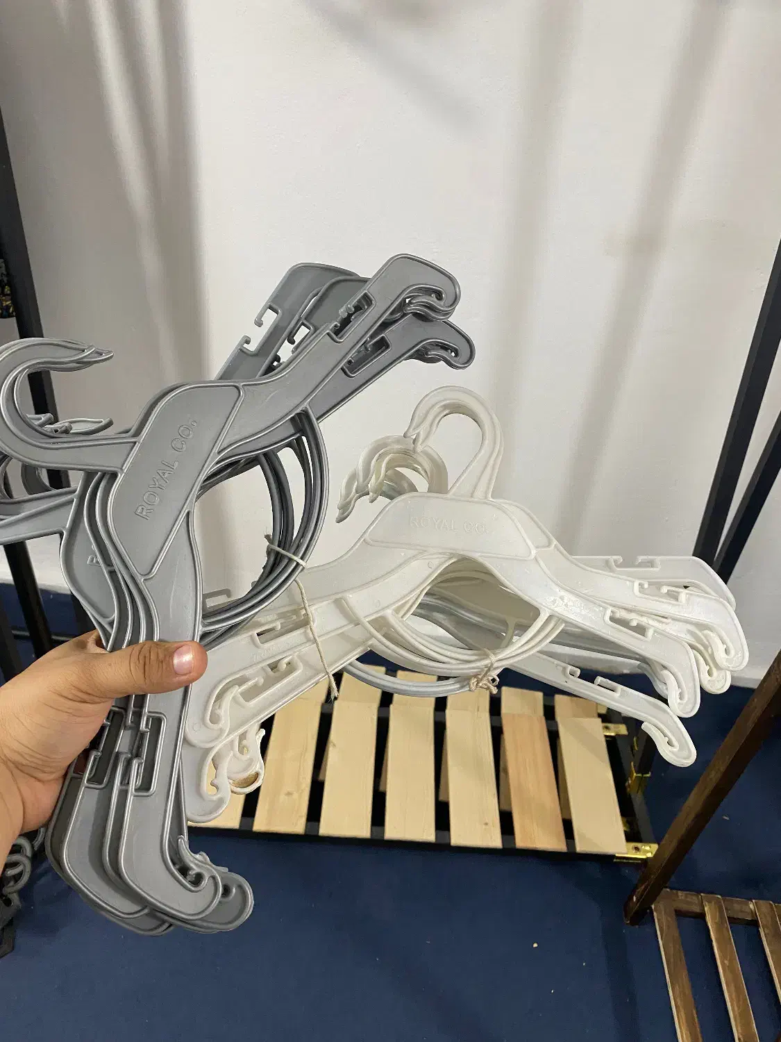 رگال لباس و چوبکار|فروشگاه و مغازه|تربتحیدریه, شهرک ولیعصر|دیوار