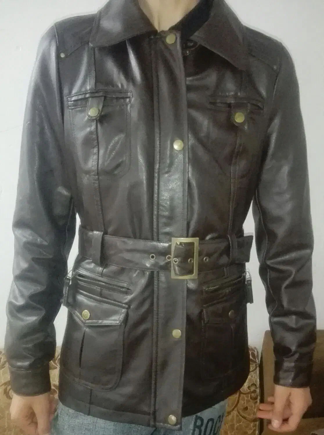 کت چرمی .درحد نو|لباس|ساری, |دیوار