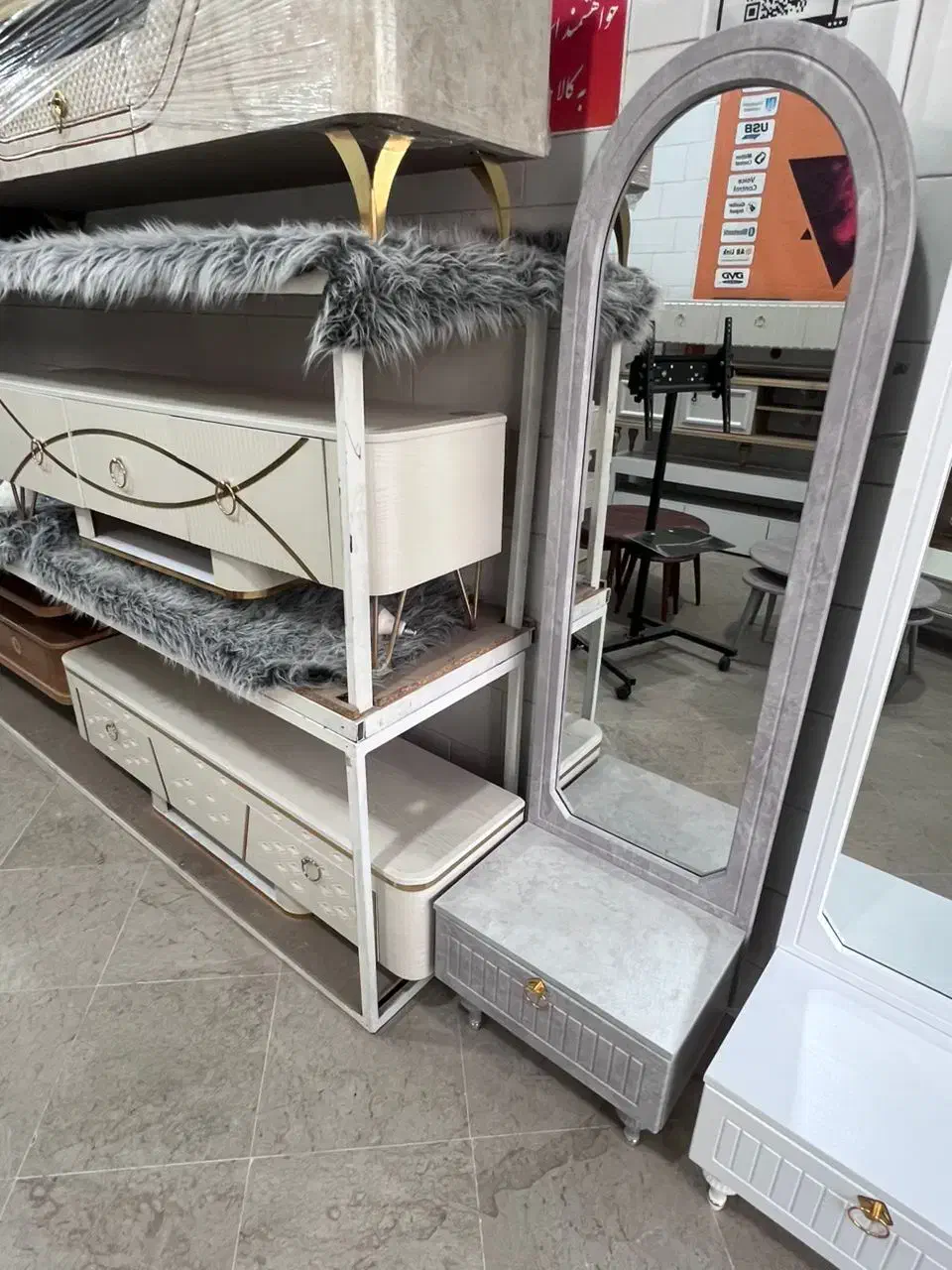 آینه قدی به قیمت اقتصادی 3200ت|آینه|یزد, |دیوار