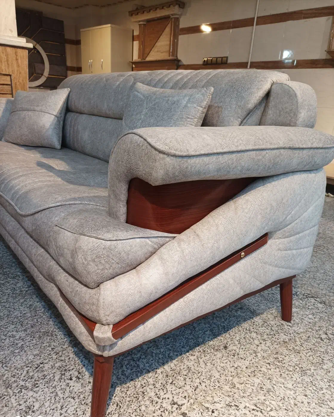 مبل راحتی تولیدی آسایش|مبلمان خانگی و میز عسلی|اردبیل, |دیوار