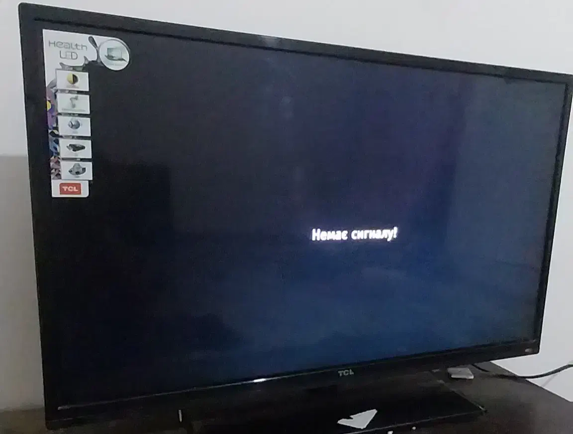 تلوزیون ۳۲ ال ای دی در حد|تلویزیون و پروژکتور|فامنین, |دیوار