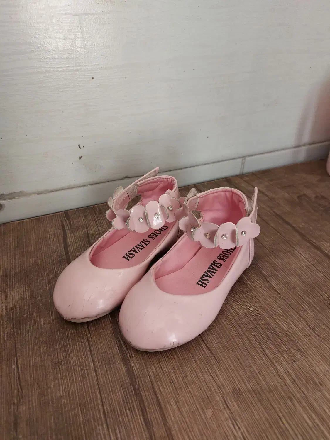 کفش دخترانه سایز ۲۴|کفش و لباس بچه|یزد, |دیوار