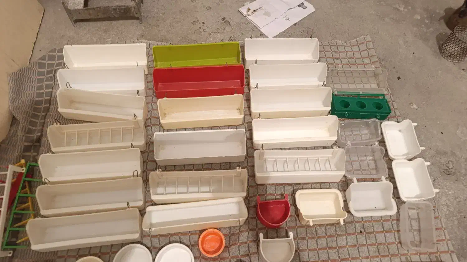 جا دونی جا آبی‌ جا غذایی و چوپ طوطی سان|لوازم جانبی حیوانات|رامهرمز, |دیوار