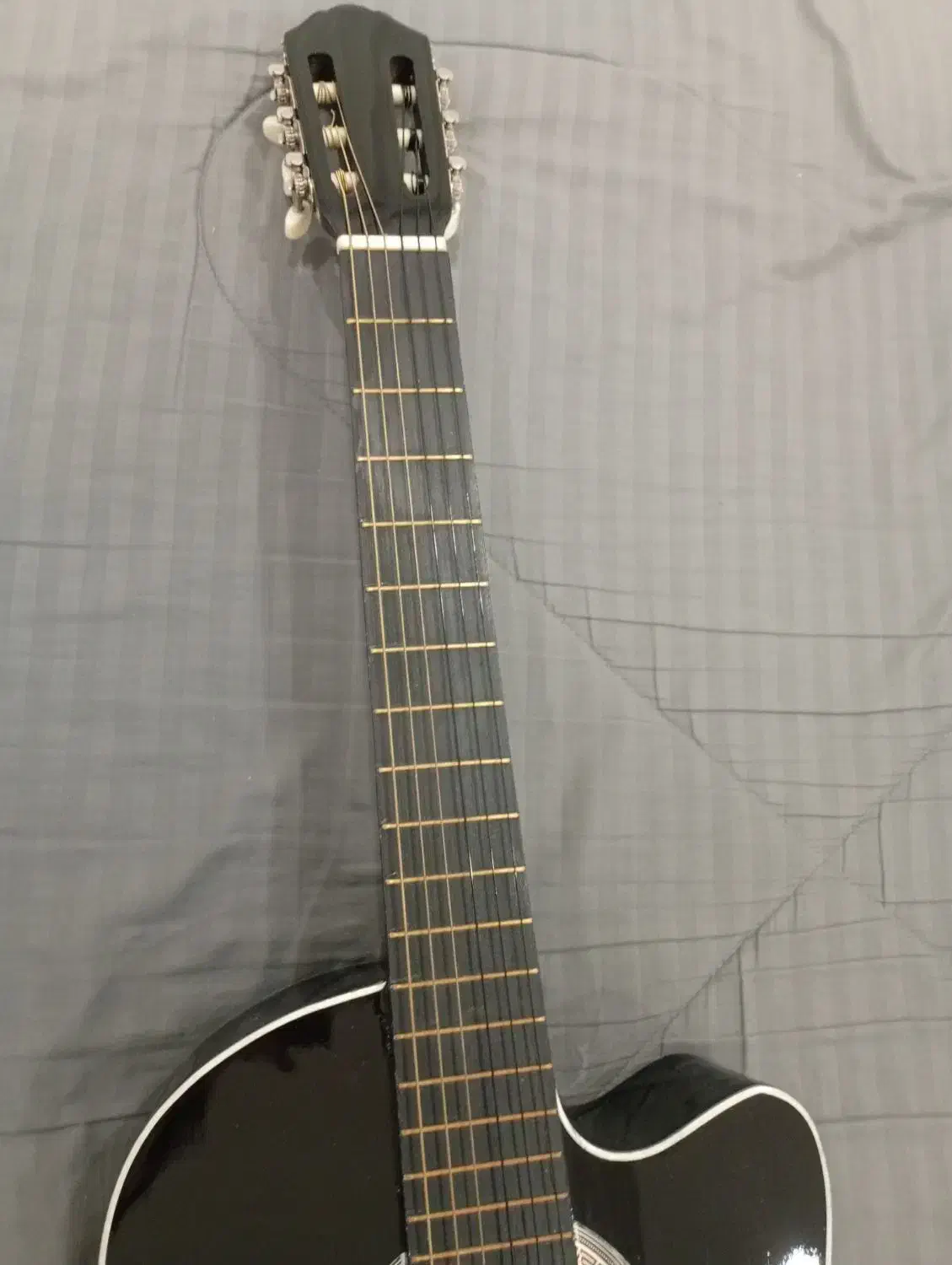 گیتار یاماها c40|گیتار، بیس، امپلیفایر|رشت, گلسار|دیوار