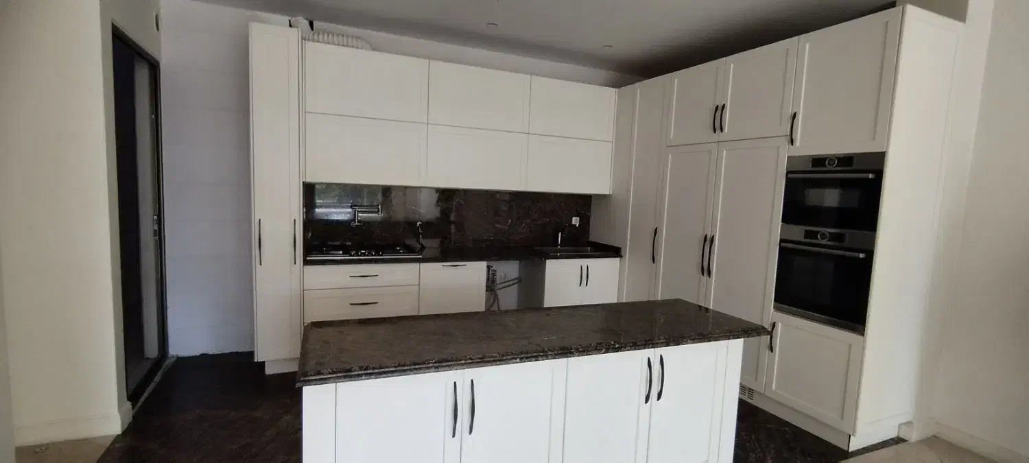 فرشته 140متر طبقه آخر    ((دسترسی ولیعصر واقعی))