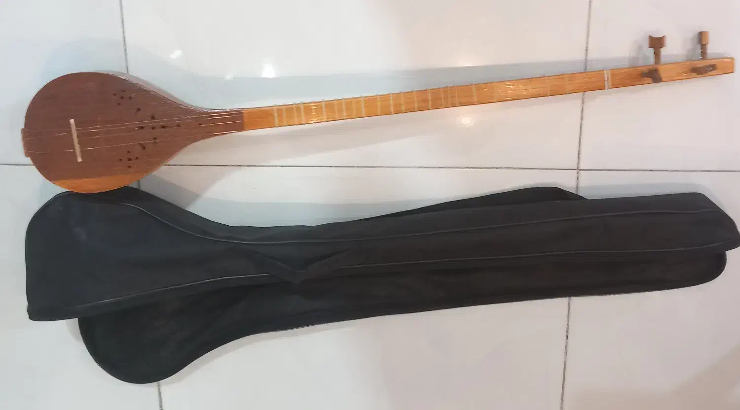 سه تار|سازهای سنتی|کرمان, |دیوار