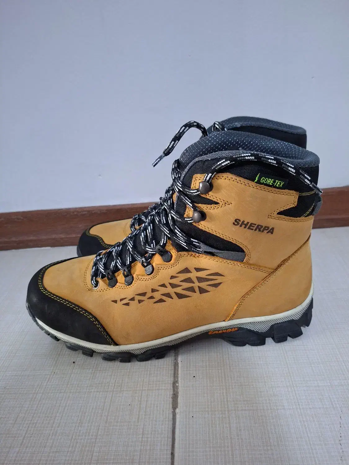 کفش کوهنوردی شرپا|کیف، کفش، کمربند|پاکدشت, پاکدشت (مامازند)|دیوار