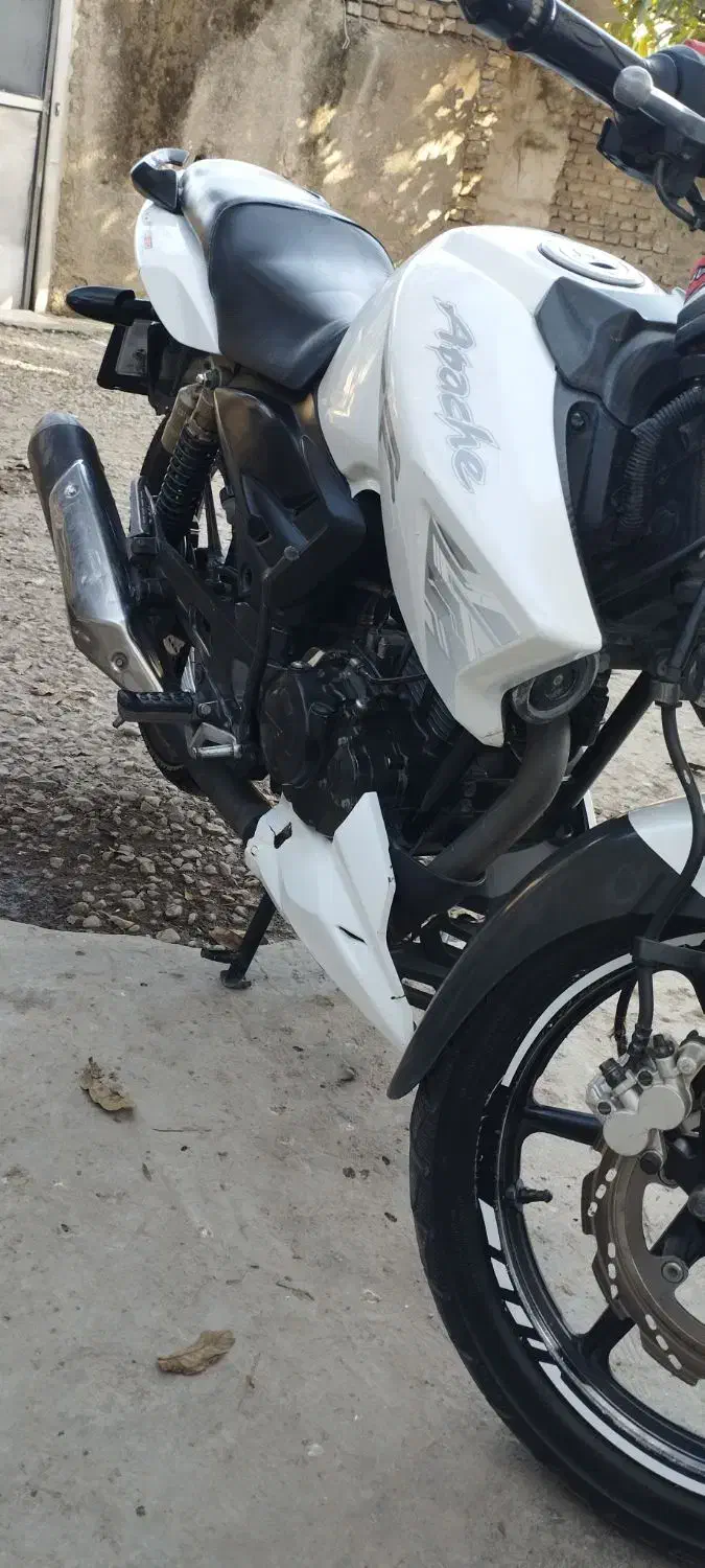 آپاچی 180|موتورسیکلت|مزرعه کتول, |دیوار