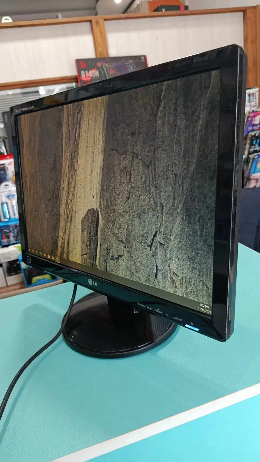 مانیتور 19 LG|قطعات و لوازم جانبی رایانه|بندر انزلی, استادیوم|دیوار