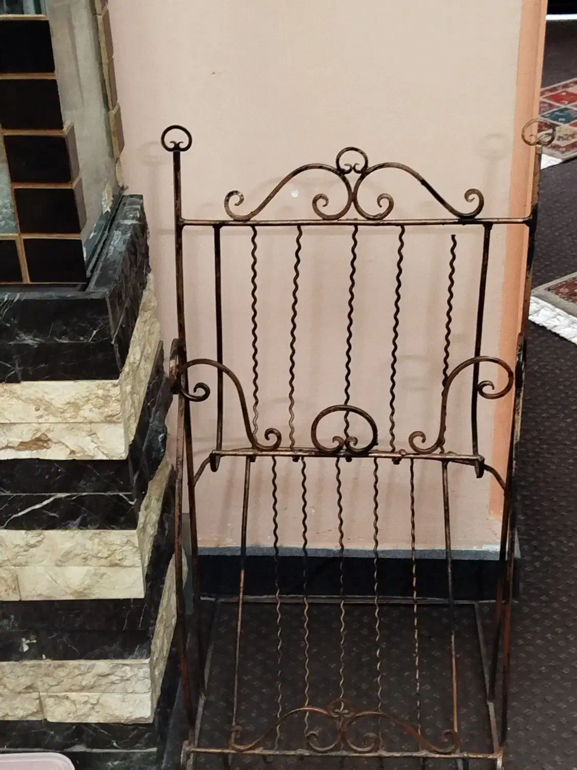 مبل هفت نفره همراه با بوفه و جاروزنامه ای و ساعت|مبلمان خانگی و میز عسلی|شیراز, نصر|دیوار