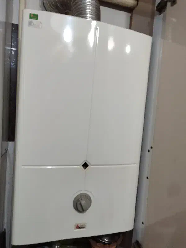 آبگرم کن گازی بوتان دیواری B3118|آبگرمکن، پکیج، شوفاژ|مهاباد (آذربایجان غربی), |دیوار