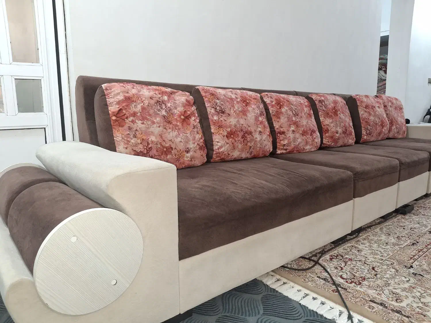 مبل راحتی|مبلمان خانگی و میز عسلی|رشت, لاکان|دیوار