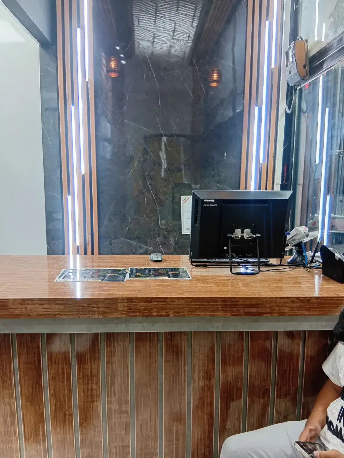 صندوقدار خانم|استخدام خدمات فروشگاه و رستوران|اردبیل, |دیوار