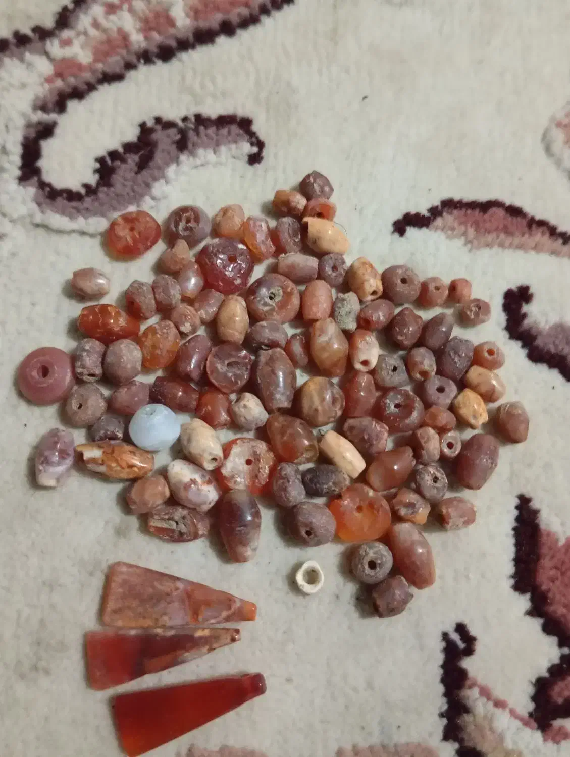 مهره قدیمی|کلکسیون اشیاء عتیقه|رودان, |دیوار