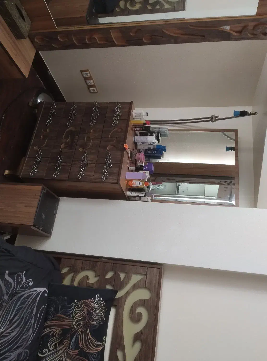 سرویس خواب کامل همراه با تشک تمیز همراه با کمد|تخت و سرویس خواب|شاهینشهر, شهرک میلاد|دیوار