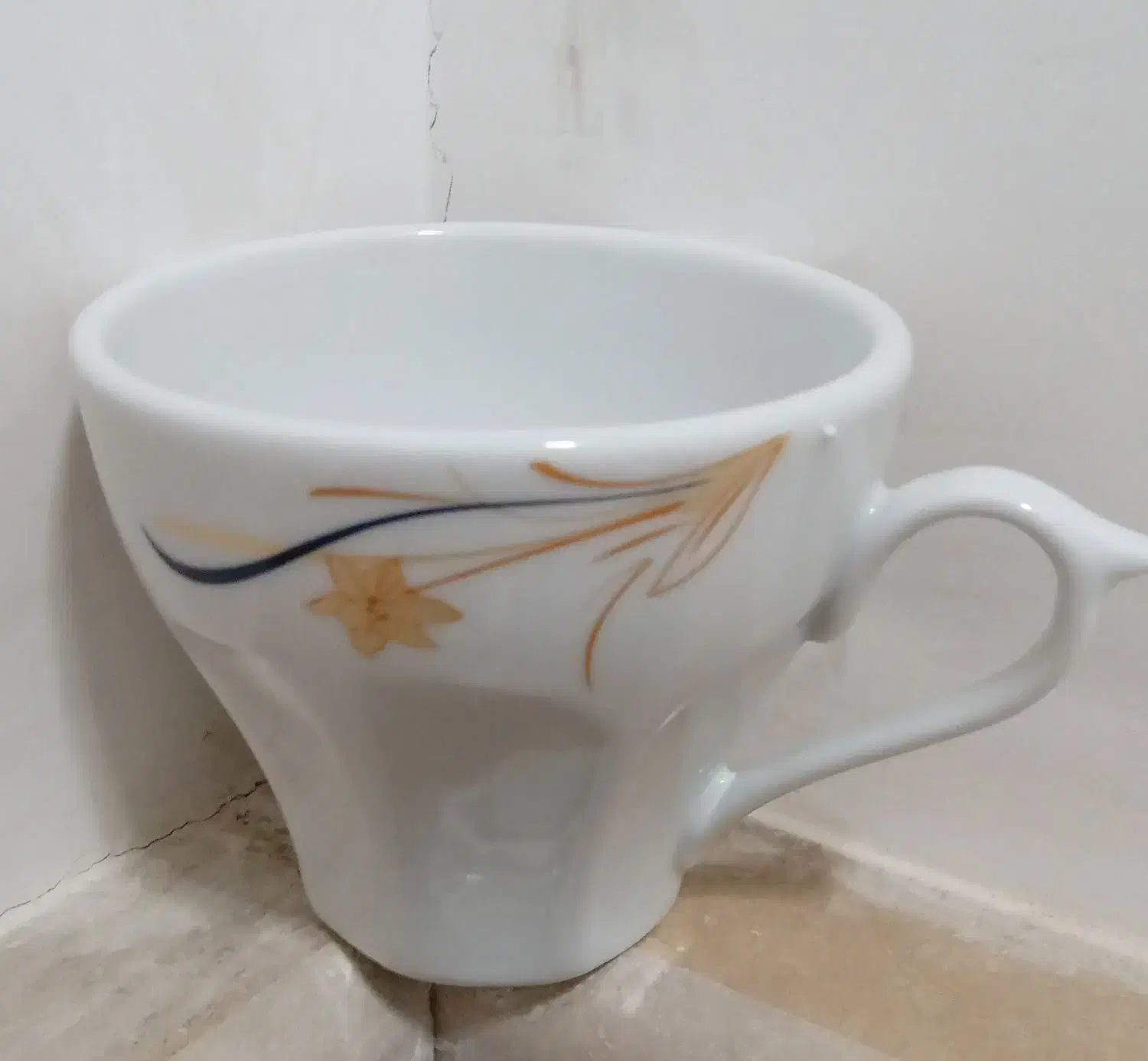 ست ظروف ۶ نفره با قیمت مناسب فروش فوری|ظروف سرو و پذیرایی|قم, زنبیل آباد|دیوار