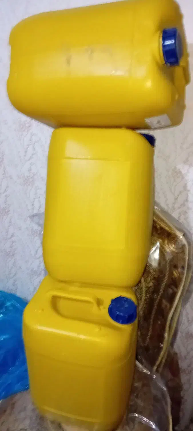 ظرف ۲۰ لیتر در حد نو|ظروف نگهدارنده، پلاستیکی، یکبارمصرف|فولادشهر, B5|دیوار