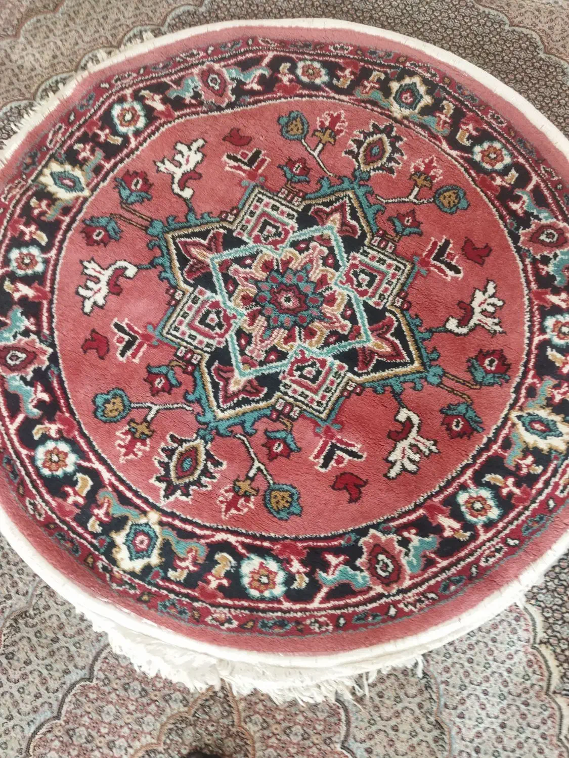 سه تا فرش ماشینی هر سه سالم و تمیز|فرش|تبریز, |دیوار