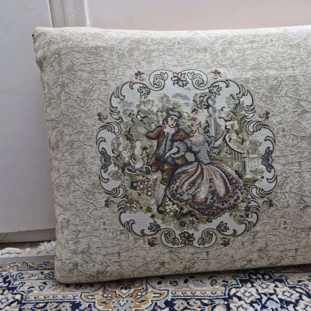 پشتی 4 عدد|پشتی|مشهد, حجاب (شهرک غرب)|دیوار