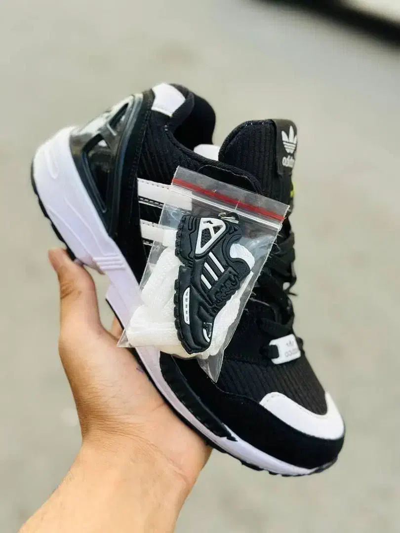 کفش|کیف، کفش، کمربند|کنگاور, |دیوار