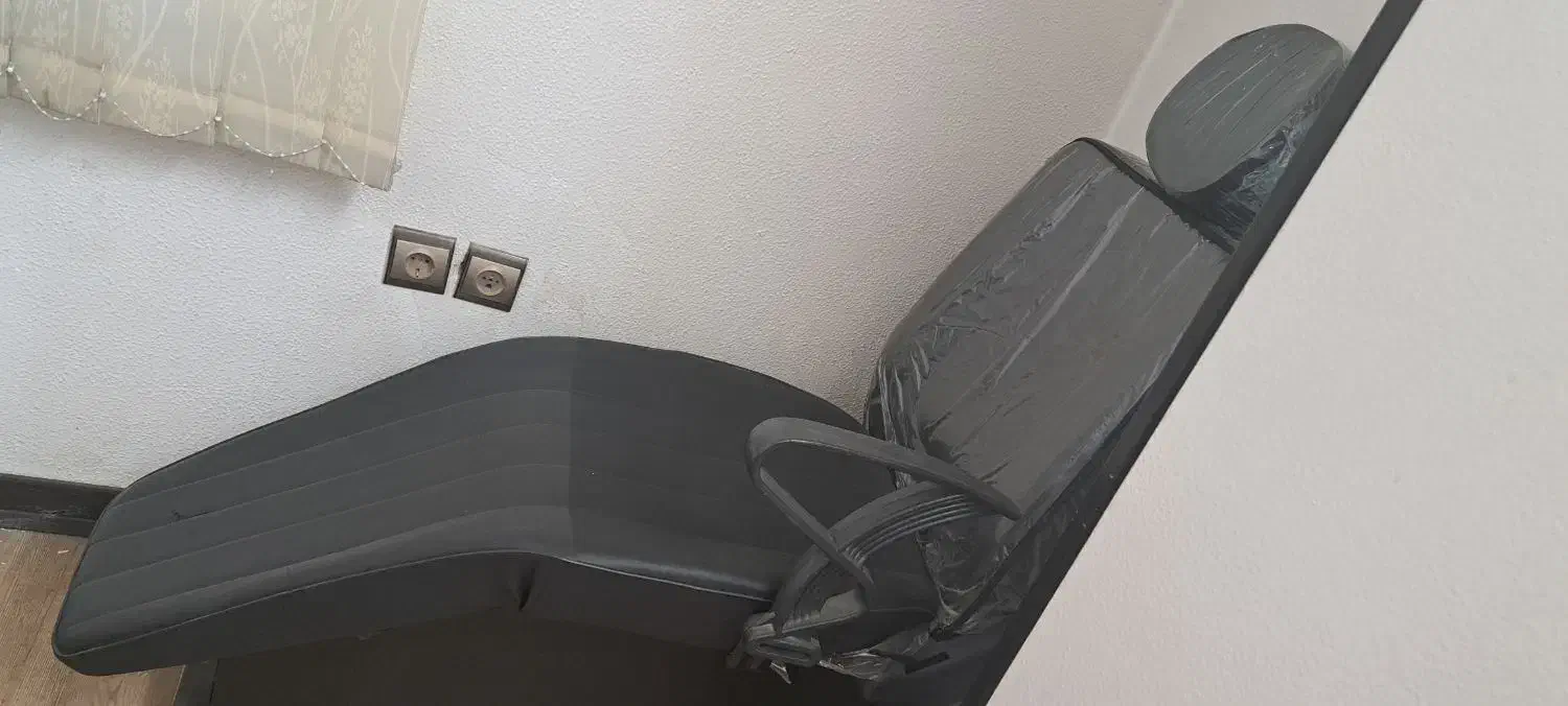 صندلی آرایشگاهی|آرایشگاه و سالن‌های زیبایی|شاهین‌شهر, عطار|دیوار