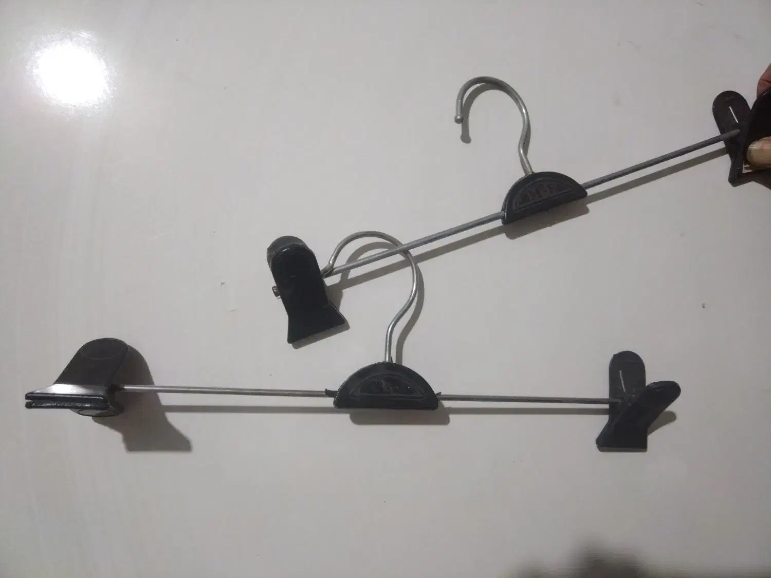 رگال لباس چوب لباسی|بندرخت و رختآویز|نیشابور, هفده شهریور|دیوار