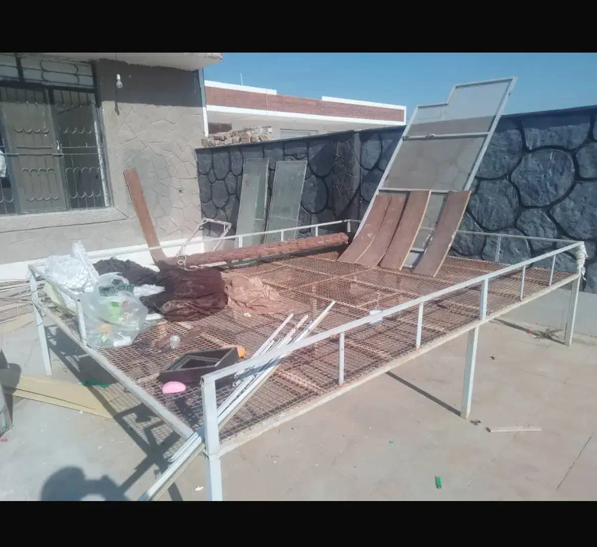 تخت حیاطی فلزی|تخت و سرویس خواب|رفسنجان, |دیوار