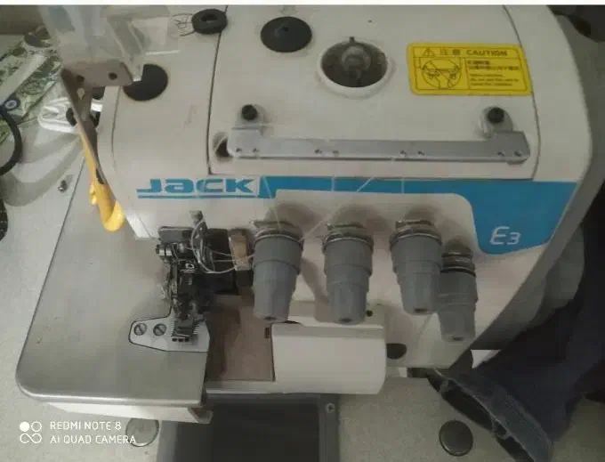 چرخ سردوز 4نخ جک|چرخ خیاطی و ریسندگی|قم, منبع آب|دیوار