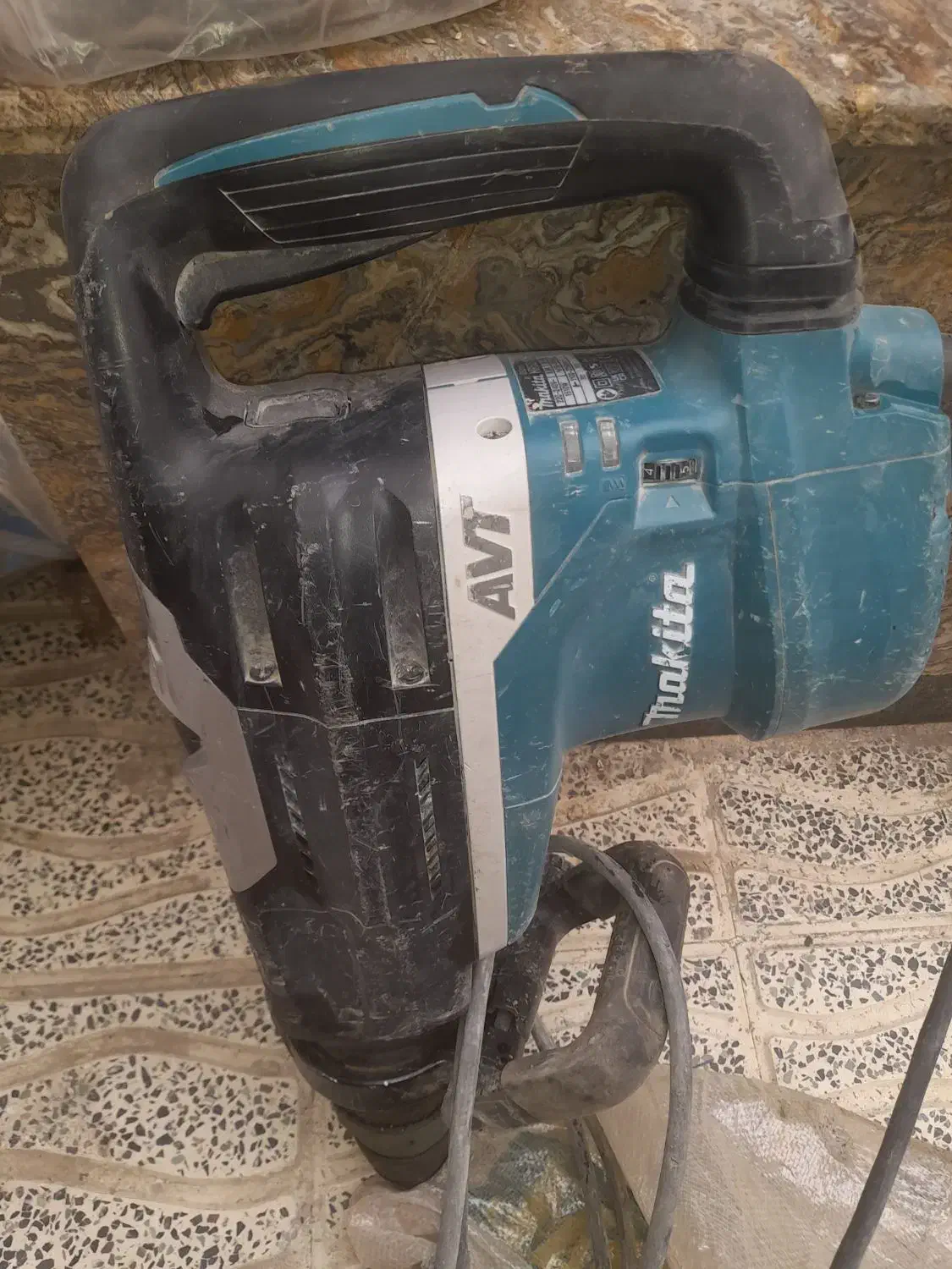 فروش هیلتی ماکیتا اصلی ژاپن ۱۱کیلویی|مصالح و تجهیزات ساختمان|اصفهان, خواجه عمید|دیوار