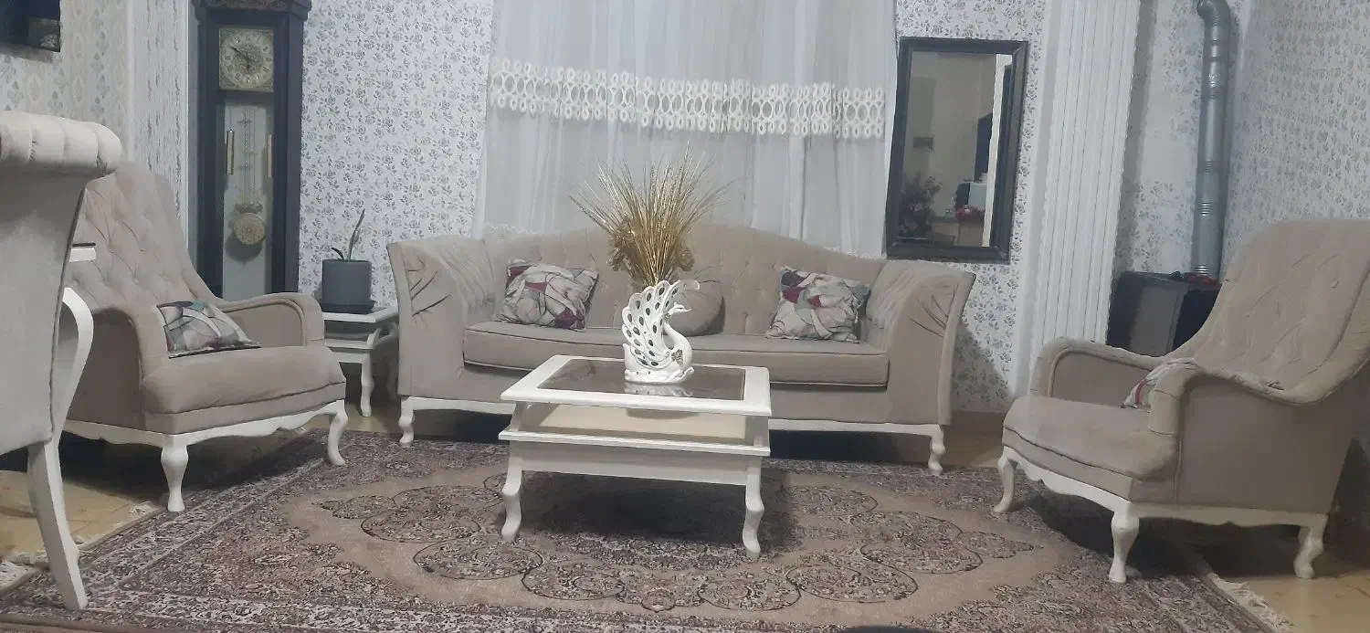 ست مبل و میز ناهار خوری|مبلمان خانگی و میز عسلی|رشت, پیرکلاچای|دیوار