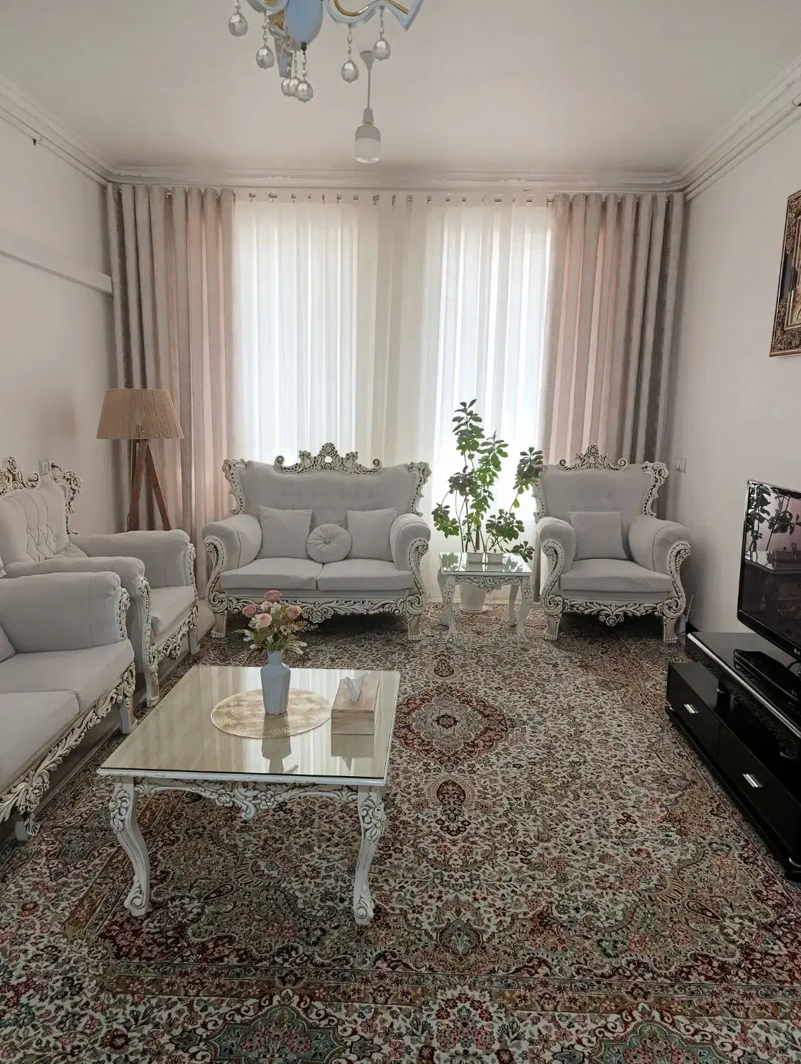 مبل کلاسیک|مبلمان خانگی و میز عسلی|جیرفت, |دیوار