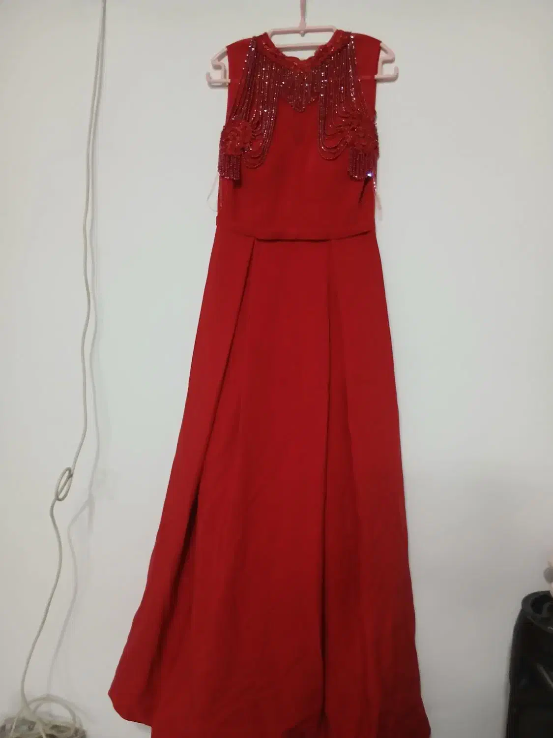 لباس مجلسی|لباس|قرچک, میرزائی شمالی|دیوار