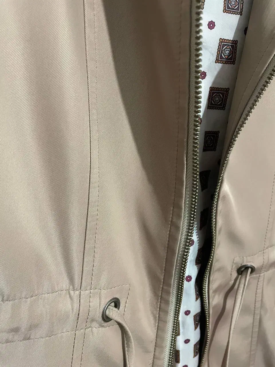 بارونی خارجی و خوش دوخت|لباس|خرم‌آباد, |دیوار