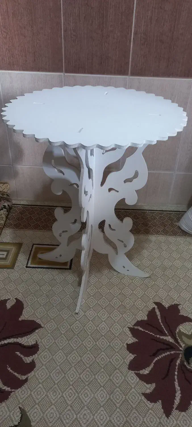 میز تلفن یا گلدان|میز تلفن|فومن, |دیوار