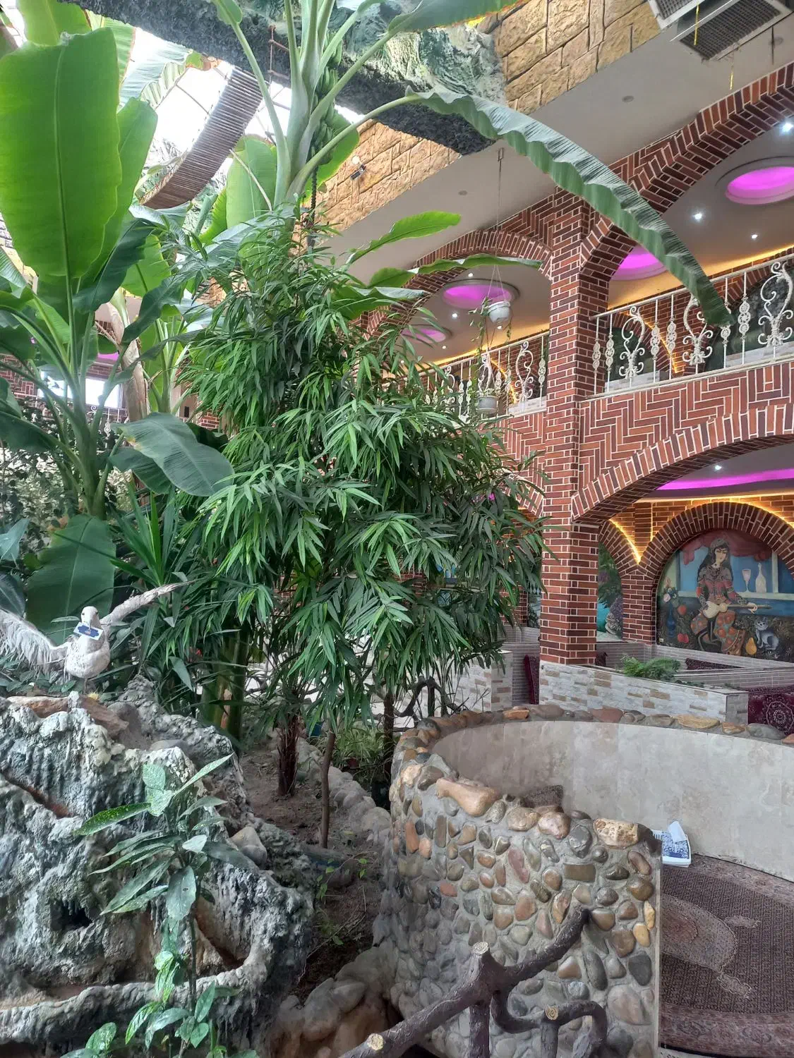 سالنکار وکارگر ساده|استخدام خدمات فروشگاه و رستوران|خسروشاه, |دیوار