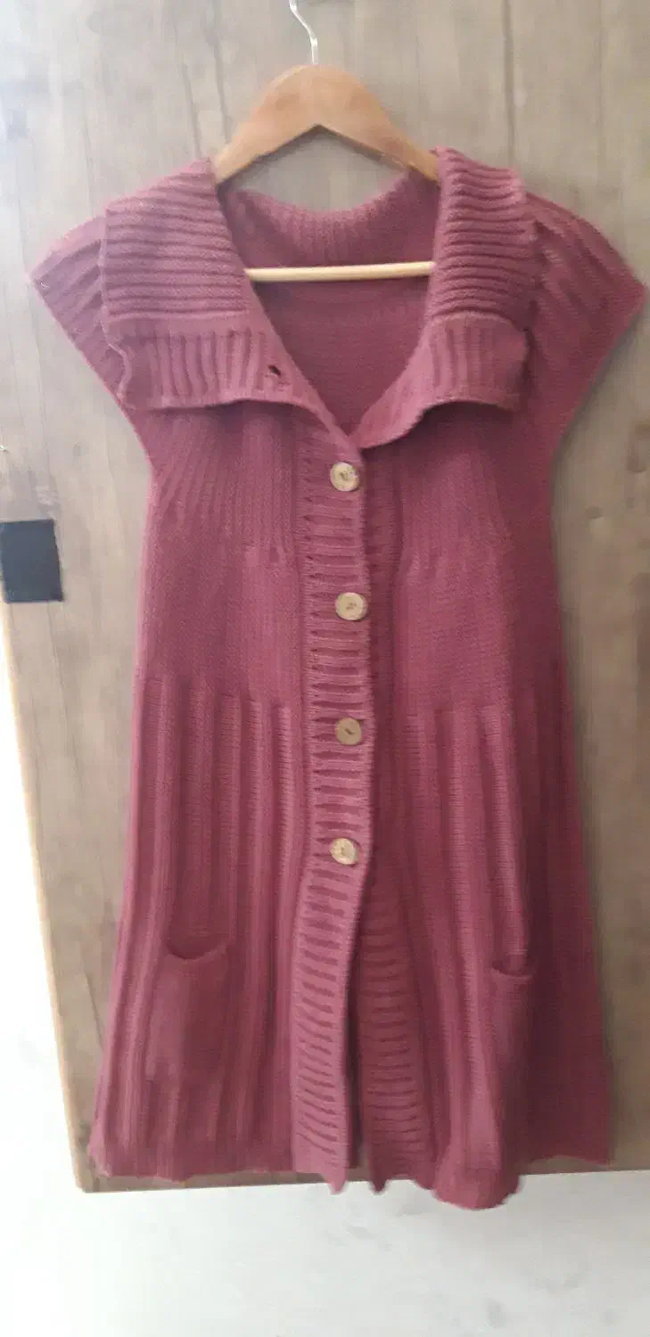 ساریفون دخترانه|لباس|کاشان, باغ ماجد|دیوار