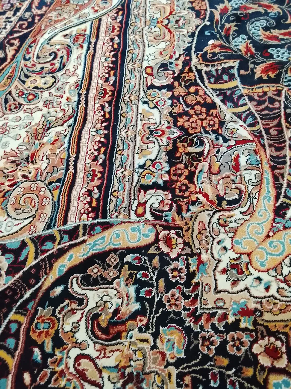 فرش ۹ متری|فرش|تربت‌حیدریه, پائین ولایت|دیوار