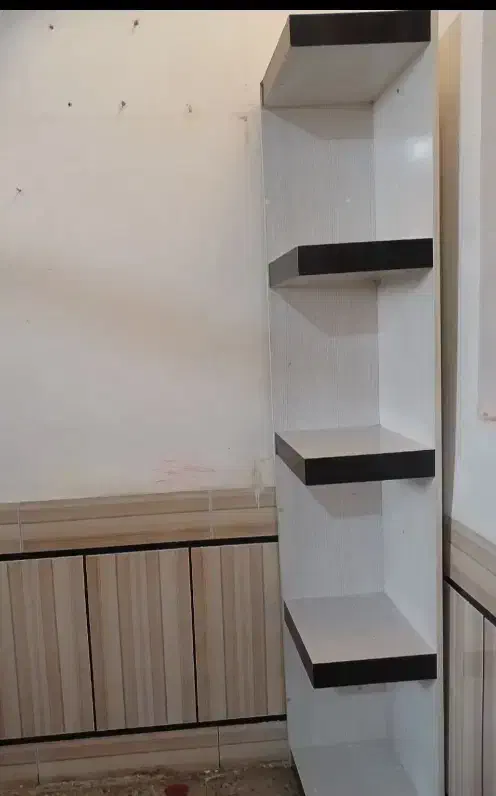 شلف هایگلاس با گلدان ها|کتابخانه، شلف، قفسههای دیواری|دزفول, |دیوار