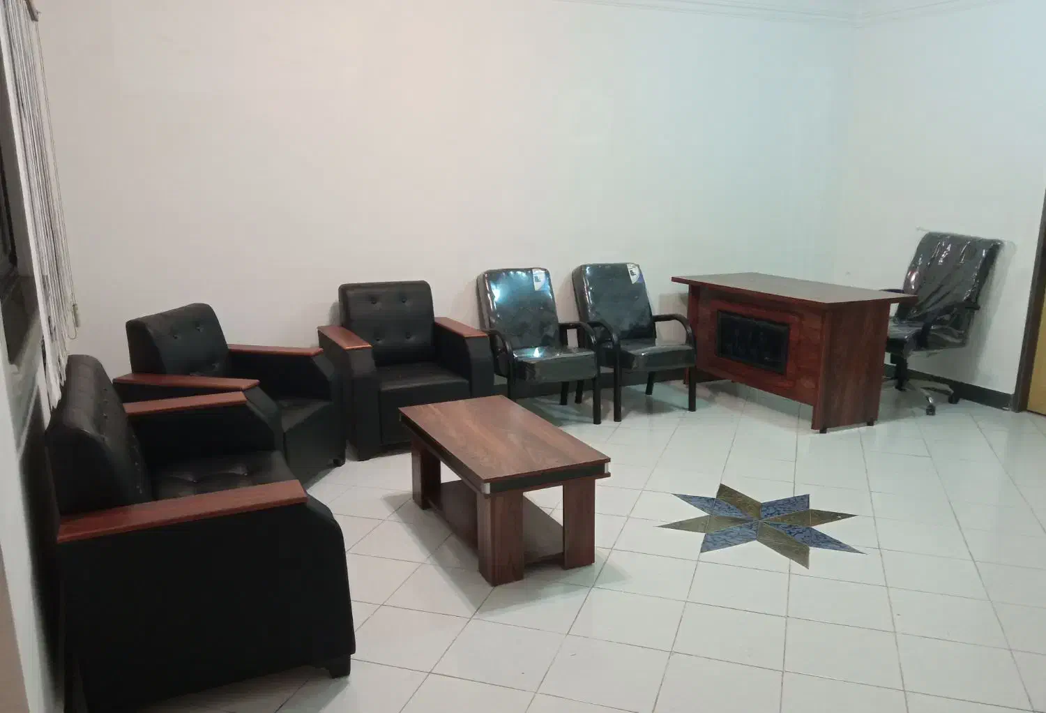 اجاره دفتر کار مبله در مطهری (یک اتاق از واحد)|اجارهٔ دفتر کار، اتاق اداری، مطب|رشت, حاجی آباد|دیوار