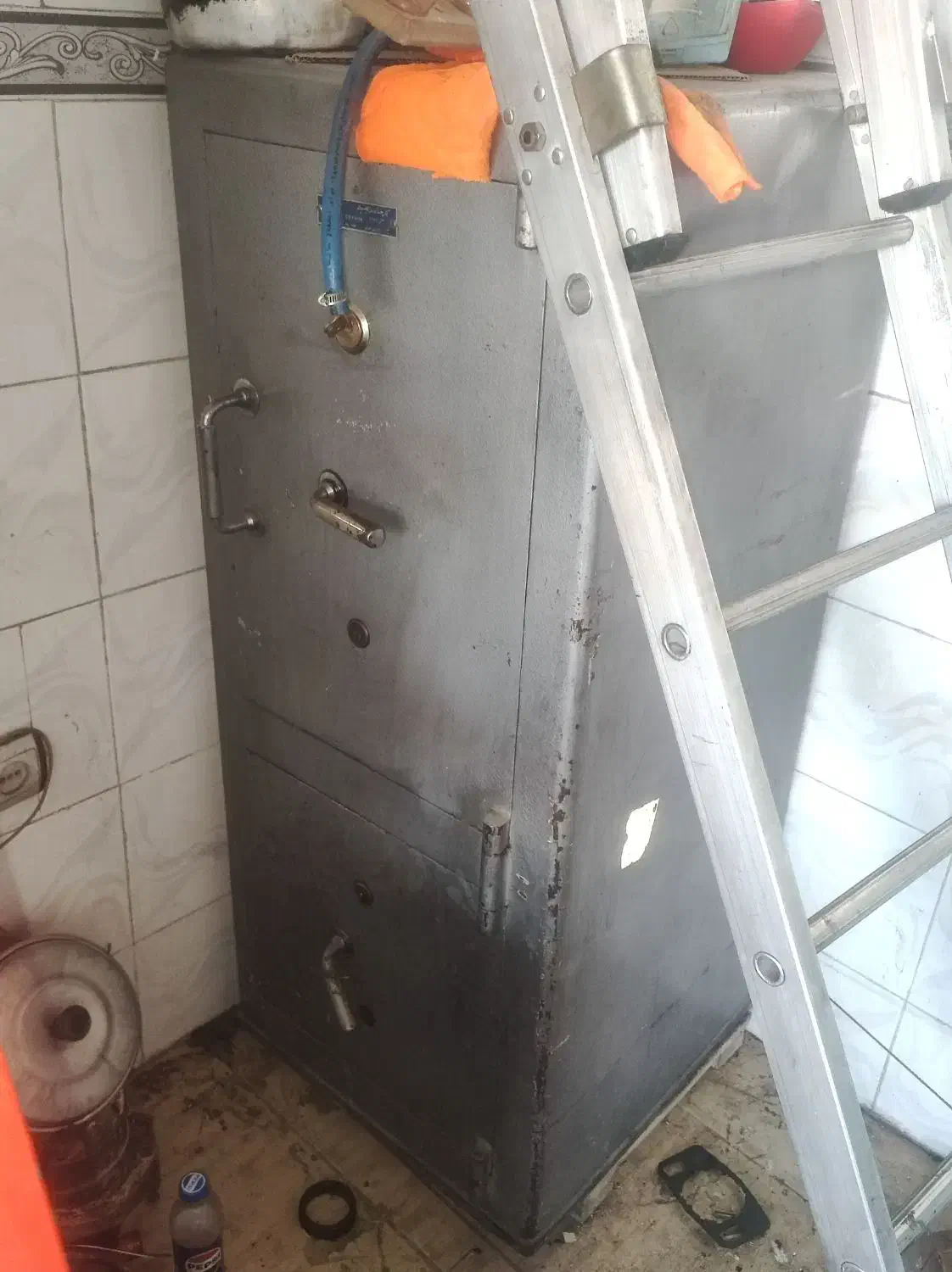 فروش گاو صندوق دو طبقه|ابزارآلات|شیراز, سجادیه|دیوار