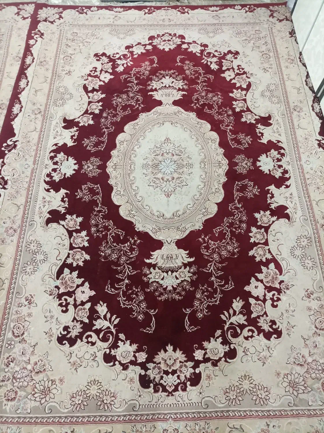 دو عدد فرش شش متری،یک دوازده متری،یک دست مبل در حد|فرش|اردبیل, |دیوار