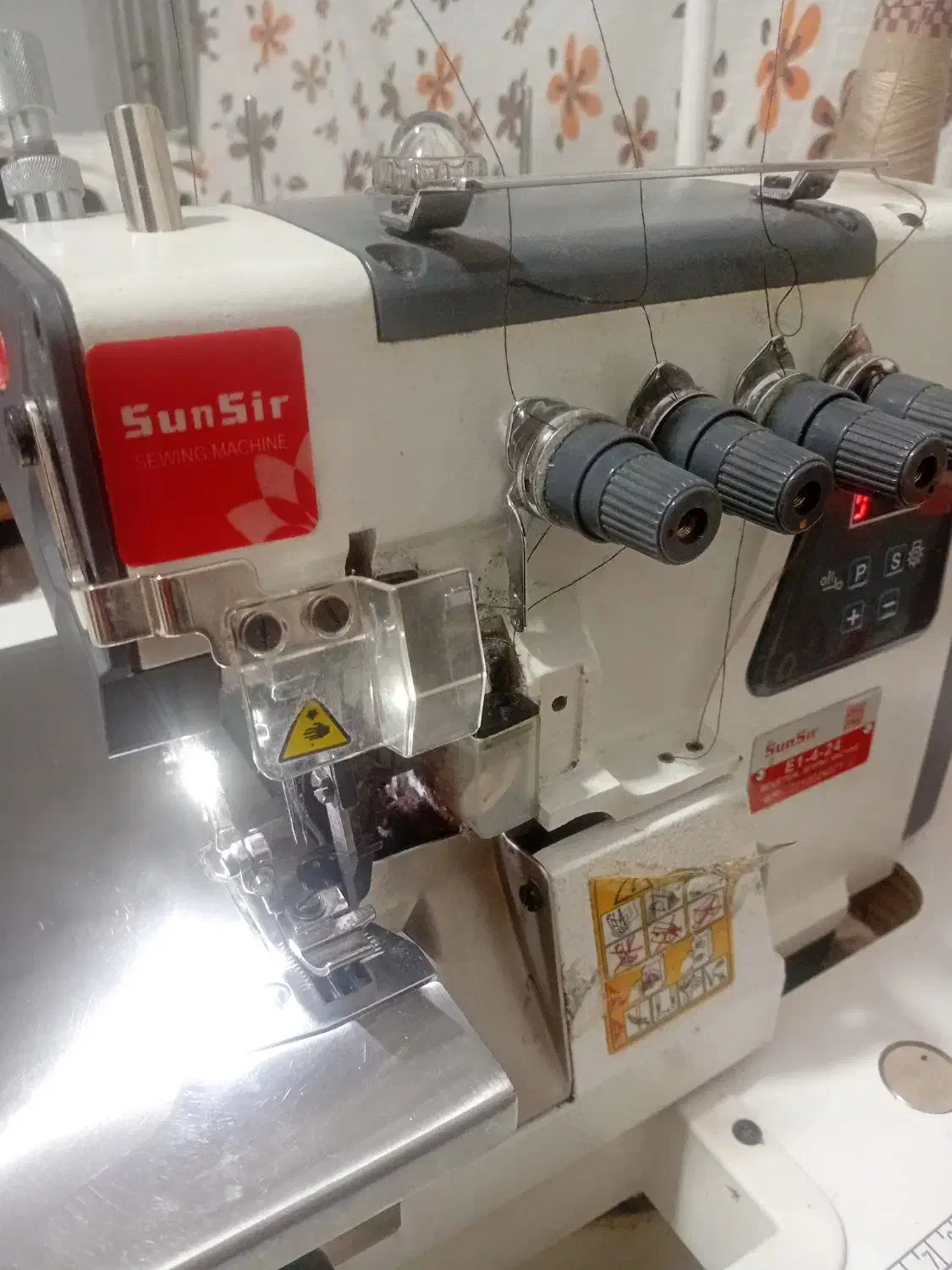 چرخ سردوز صنعتی در حد|چرخ خیاطی و ریسندگی|گنبد کاووس, |دیوار